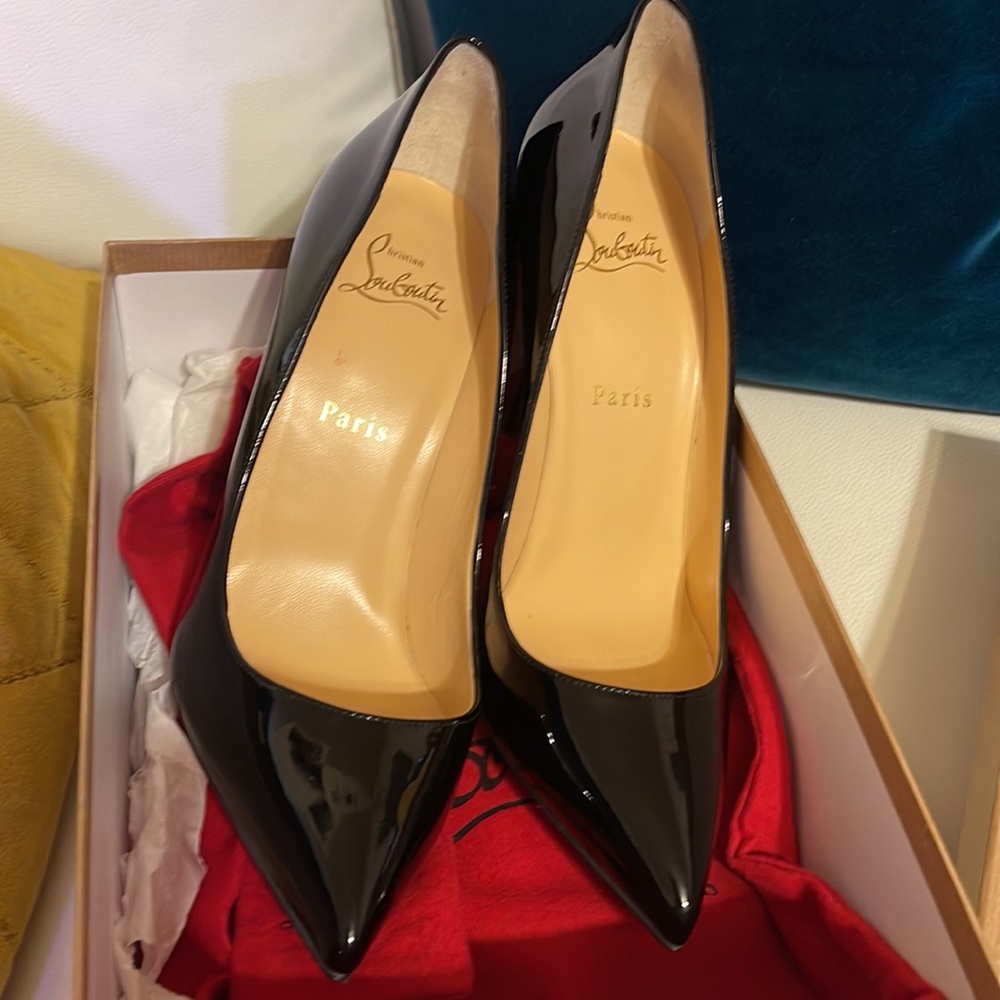 Christian Louboutin Pigalle Follies NEW W/BOX & BAG &  EXTRA TIPS FOR THE HEEL.